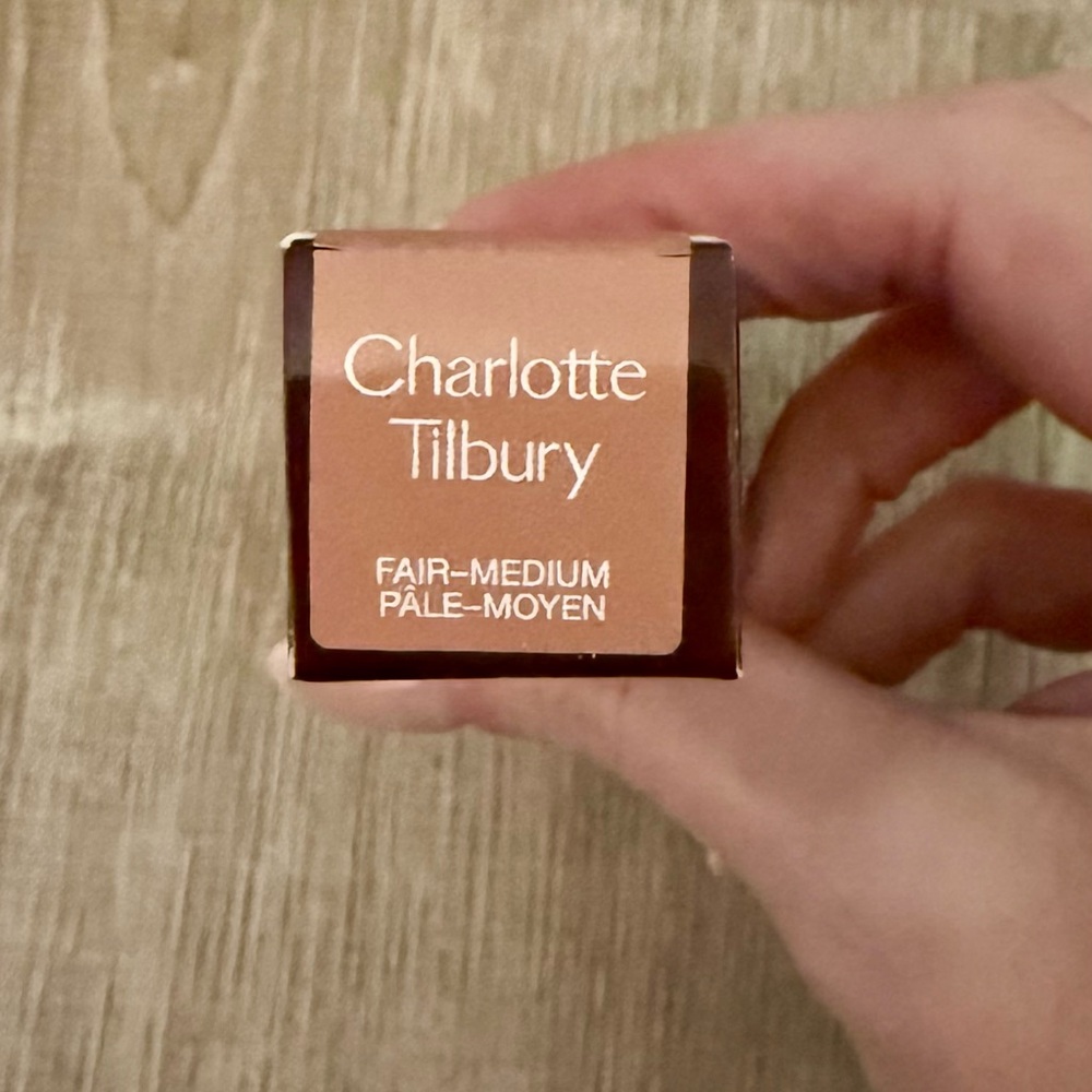 Charlotte Tilbury Beauty Light Wand and Contour Kit - Picture 2 of 12